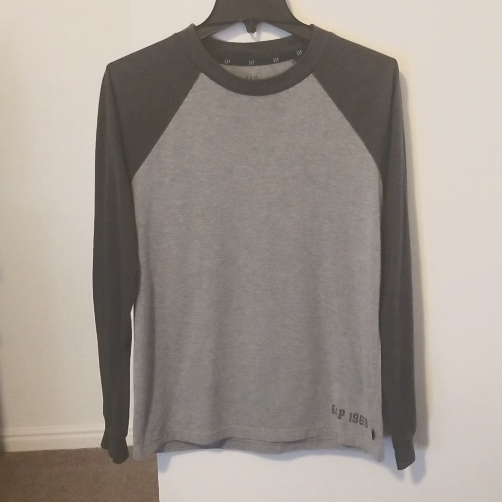 Gap Gray Sports Crew Neck Shirt Mens Small 60% Cotton 40% Polyester